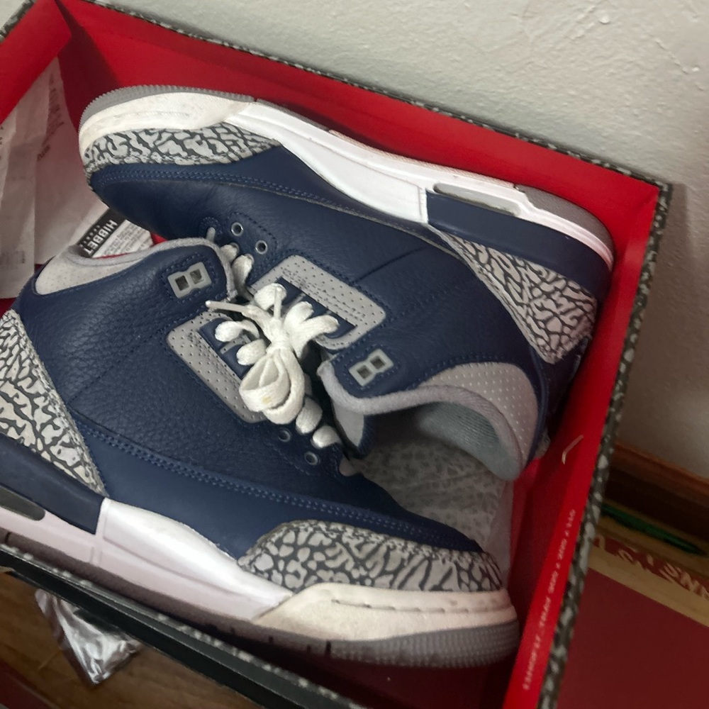 Jordan Air Retro 3 in Midnight Navy and White